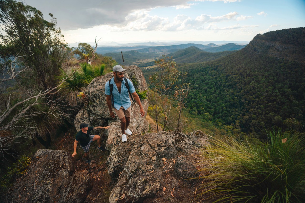 hiking tours queensland