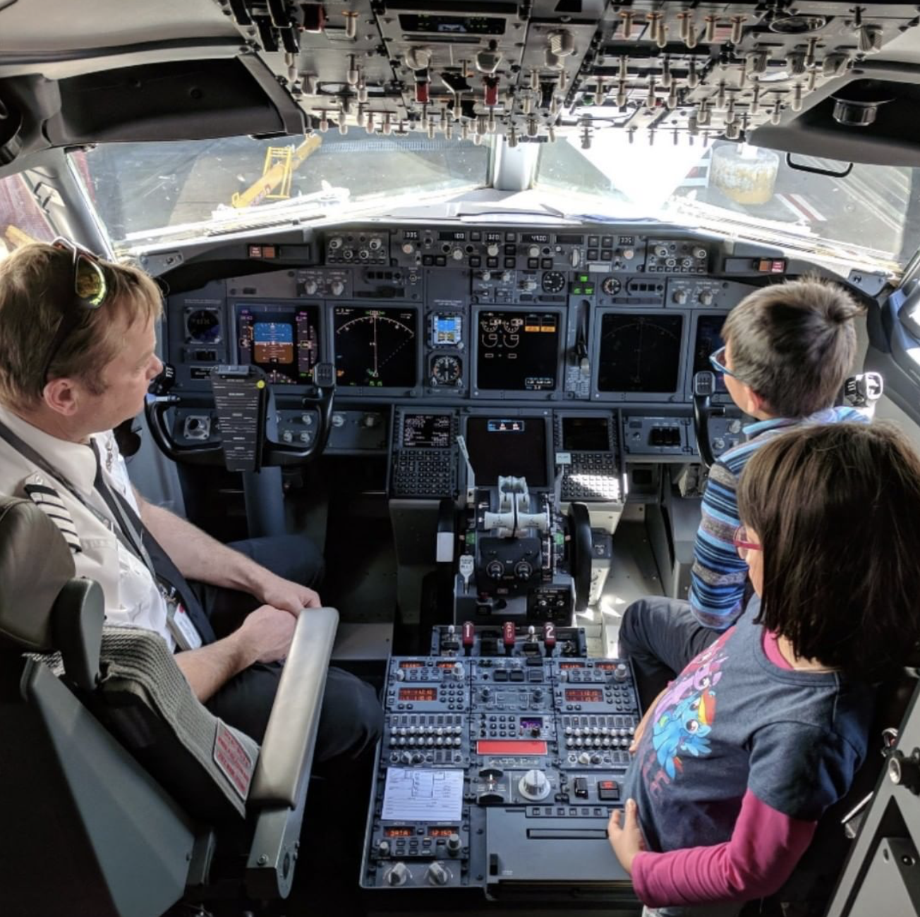Kids in the aeroplane cockpit | Preparing to fly with a baby Kids in the aeroplane cockpit | Preparing to fly with a baby
