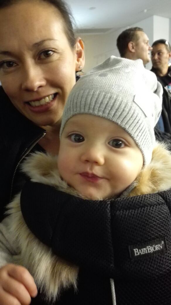Baby carrier at the airport | Preparing to fly with a baby Baby carrier at the airport | Preparing to fly with a baby