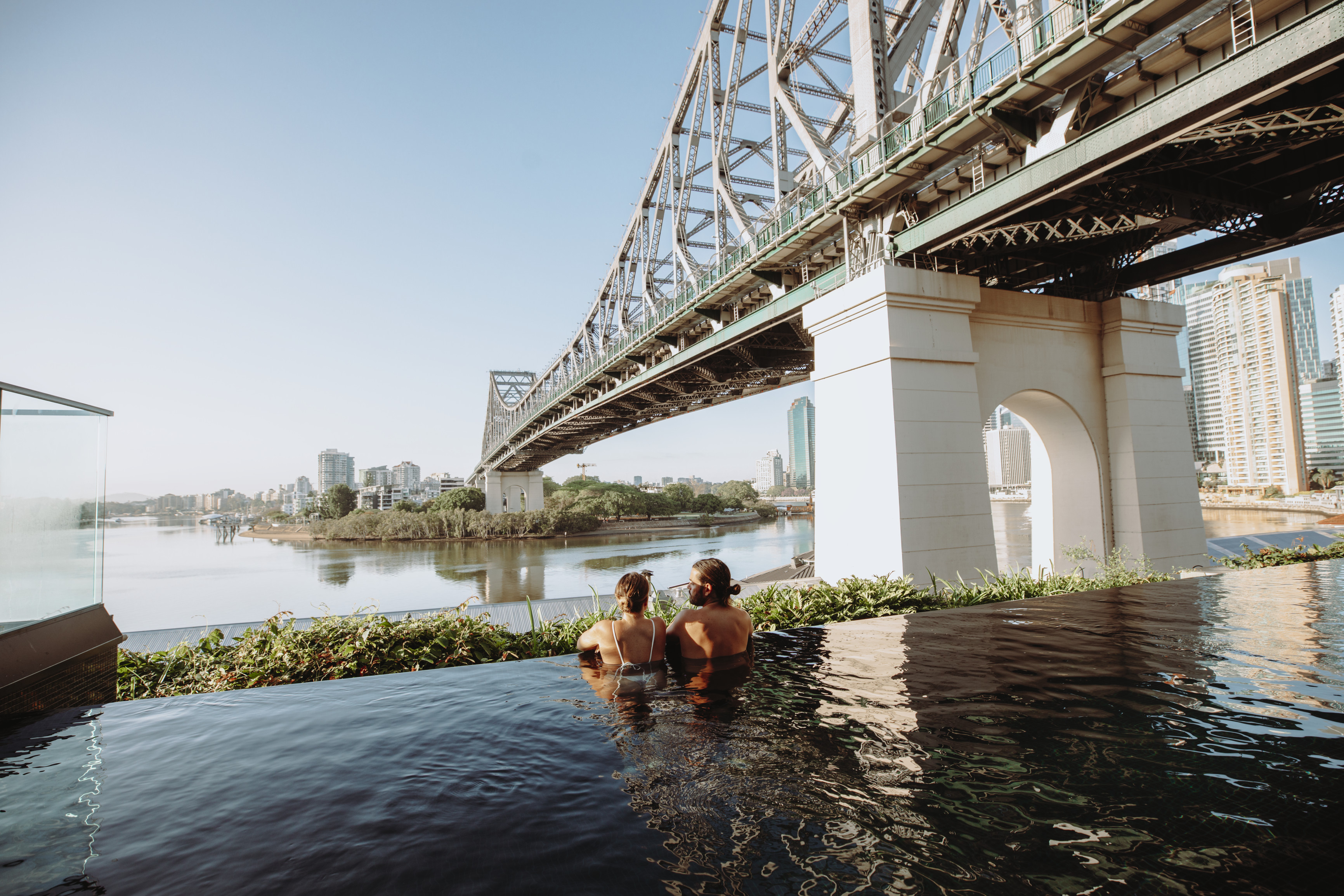 Crystalbrook Vincent - rooftop pool overlooking the river and Story Bridge | things to do couples Queensland Crystalbrook Vincent - rooftop pool overlooking the river and Story Bridge | things to do couples Queensland