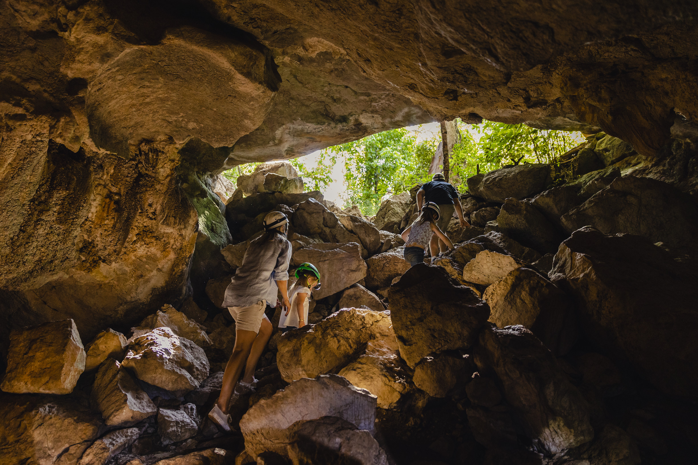 Family on Capricorn Explored guided tour through caves Capricorn Caves | things to do with kids Rockhampton Family on Capricorn Explored guided tour through caves Capricorn Caves | things to do with kids Rockhampton