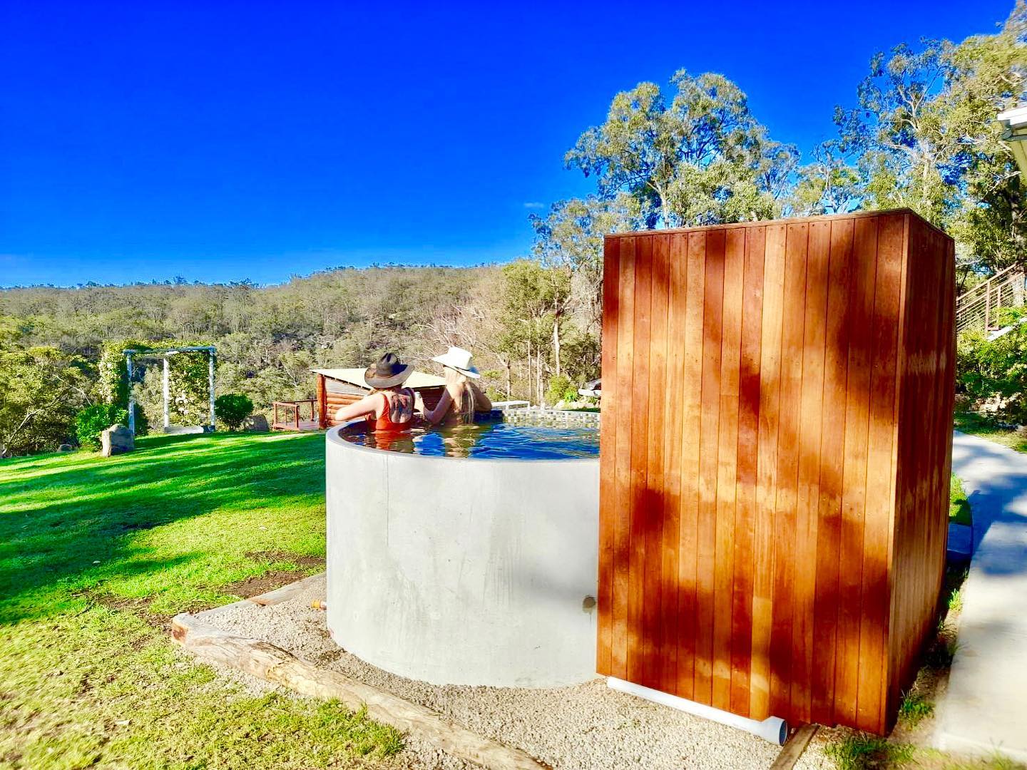 Tweeters Country Getaway | Crows Nest Itinerary Tweeters Country Getaway | Crows Nest Itinerary