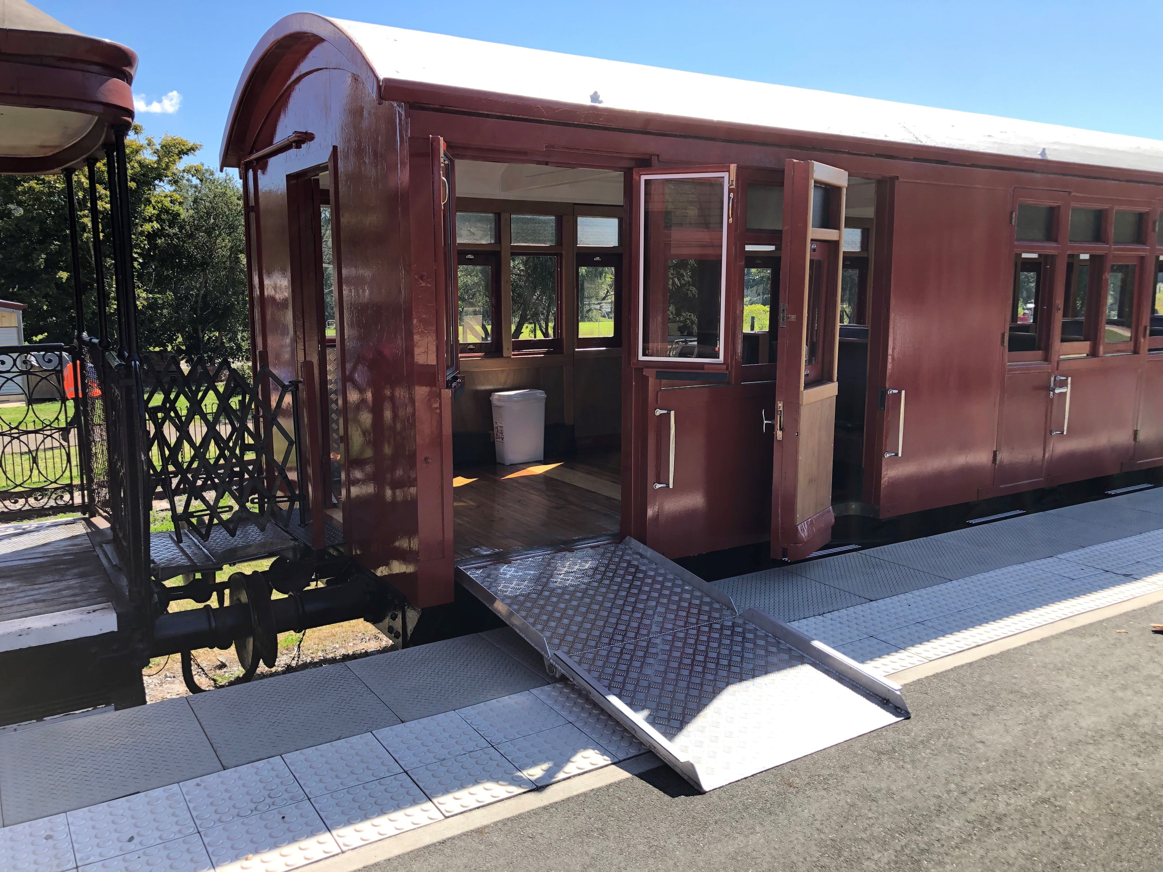 Mary Valley Rattler all access carriage Mary Valley Rattler all access carriage