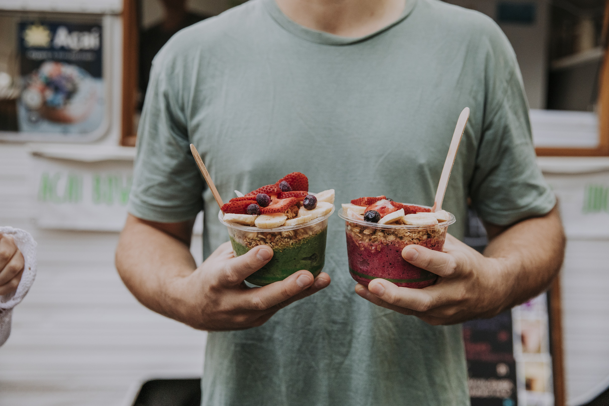Shopping for fresh produce at Noosa Farmers Market | Best farmers markets Queensland