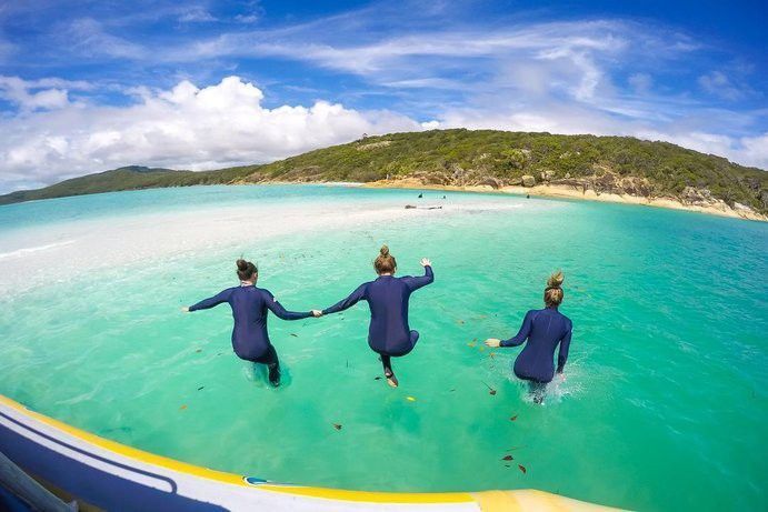 Airlie Beach Ocean Rafting | Long Island Whitsundays Airlie Beach Ocean Rafting | Long Island Whitsundays