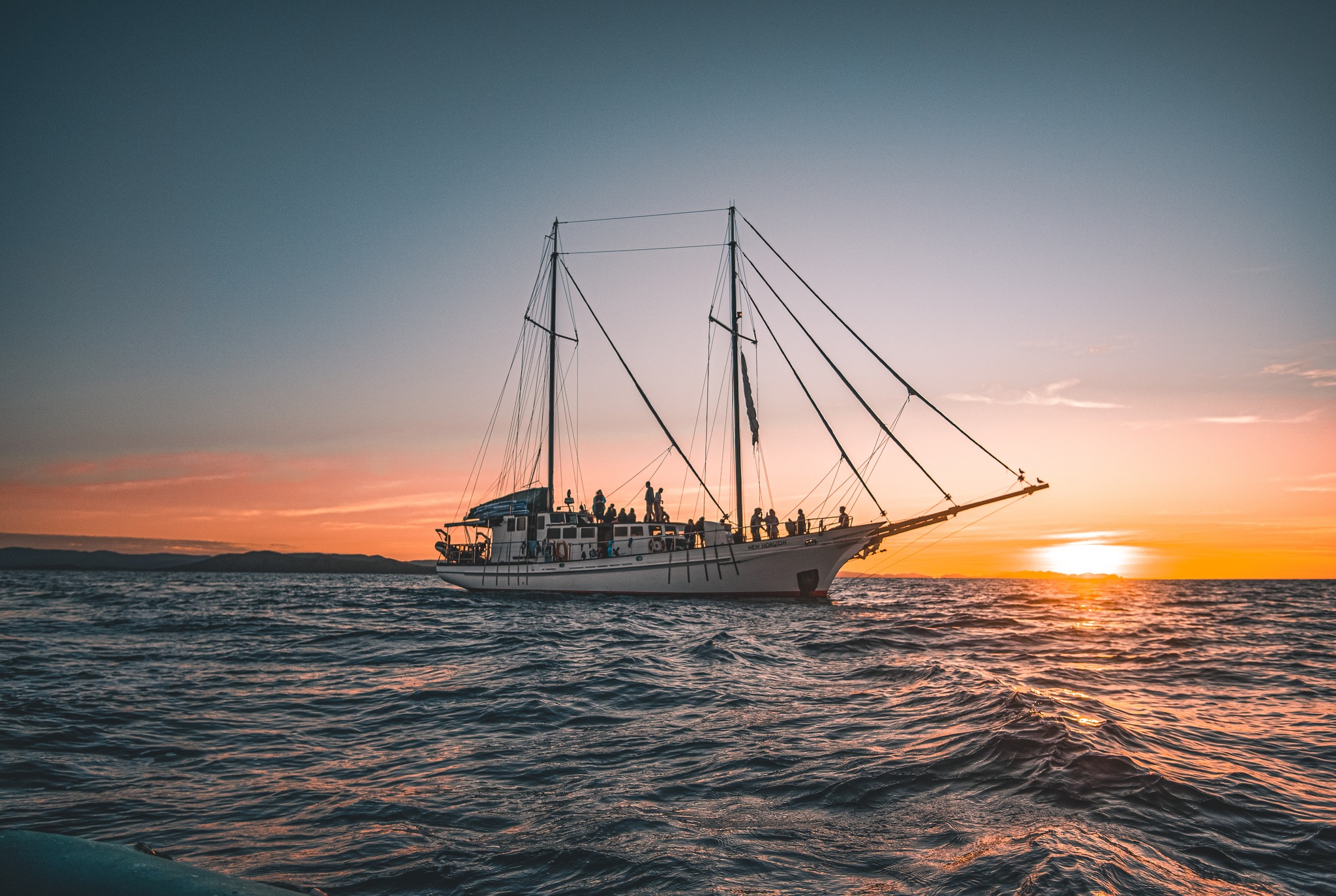 Whitsundays Sailing Adventures | Whitsundays Airlie Beach backpackers guide
