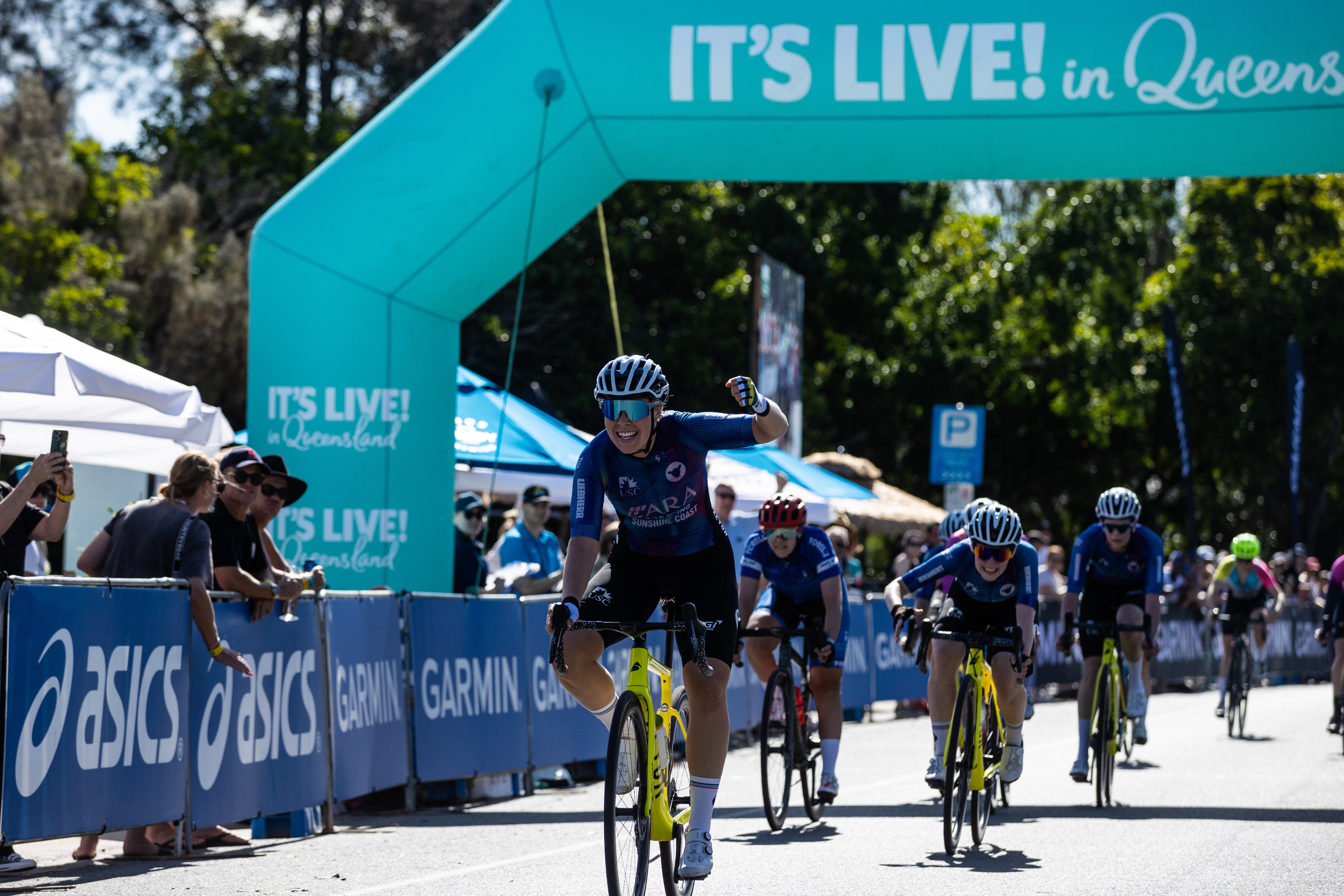 Athletes riding bikes at Noosa Triathlon